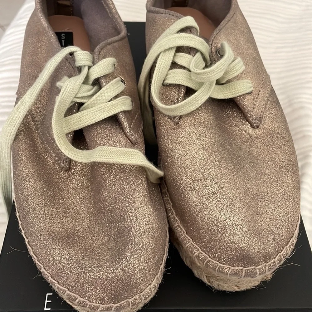 Steven Madden gold platform espadrilles vacation beach resort wear size 9